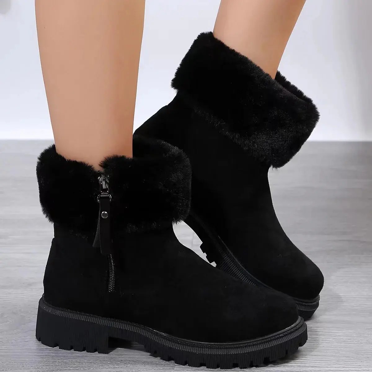 Women's Winter Fashion Plush Side-Zipper Snow Boots with Thickened Low Heel for Outdoor Use